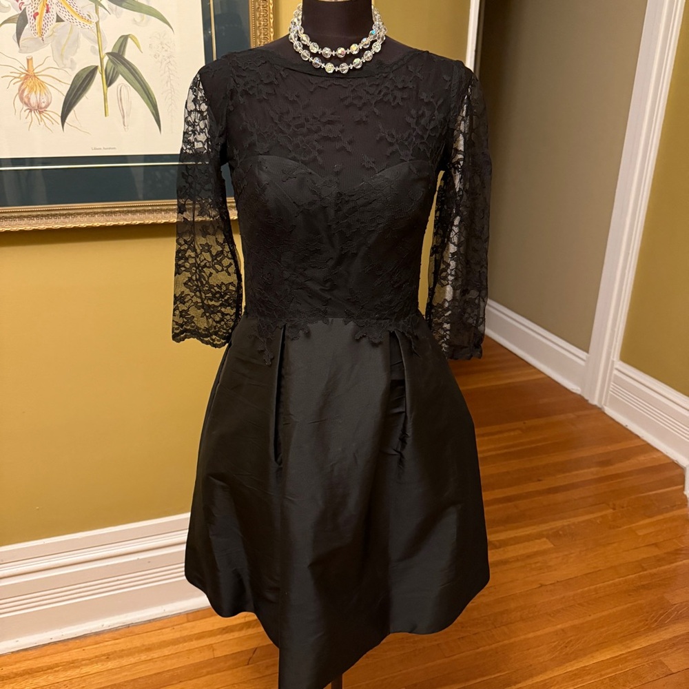Monique Lhuillier Bridesmaids Elegant Black Lace Dress